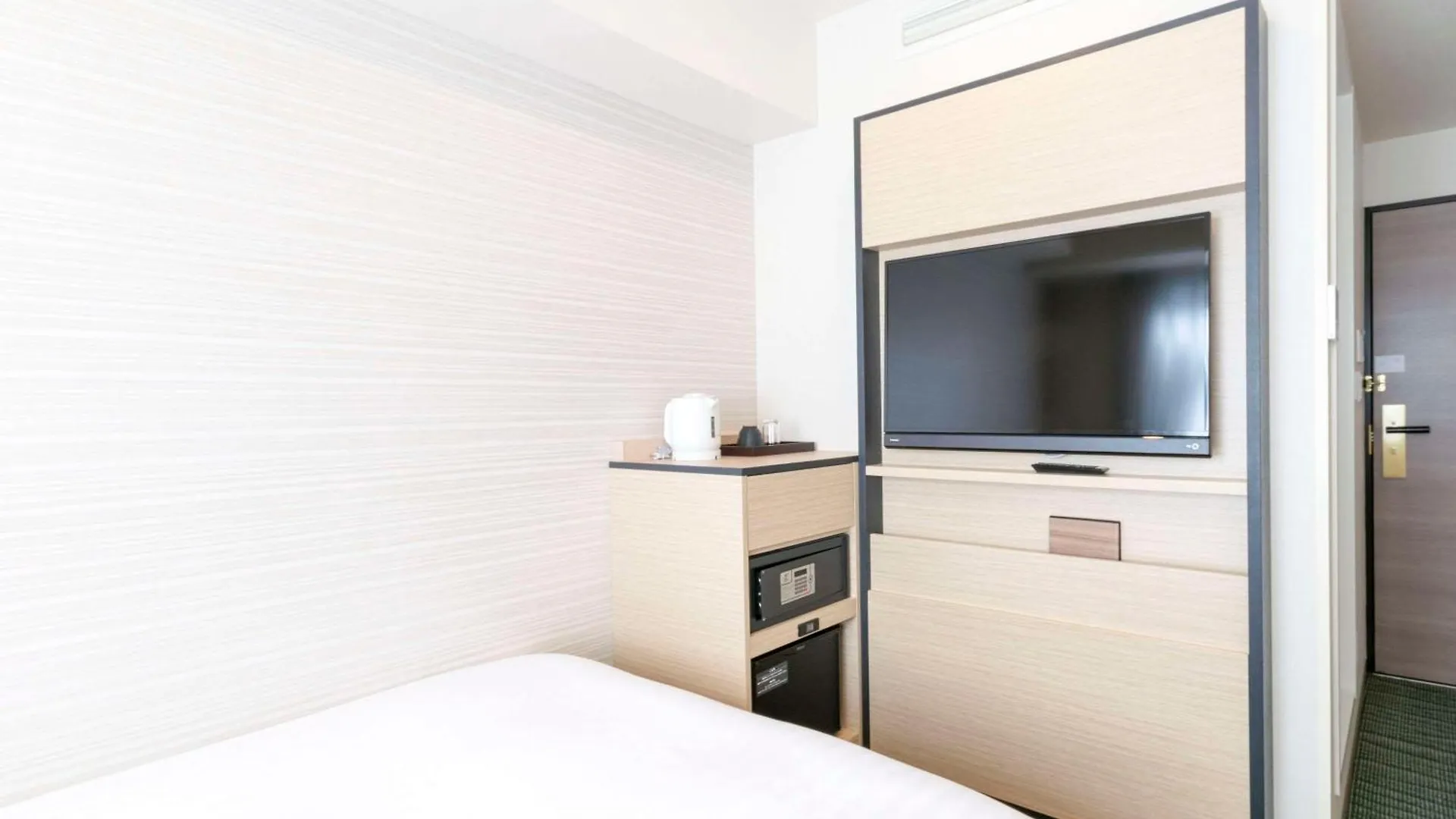 Comfort Inn Kyoto Shijokarasuma 3*,